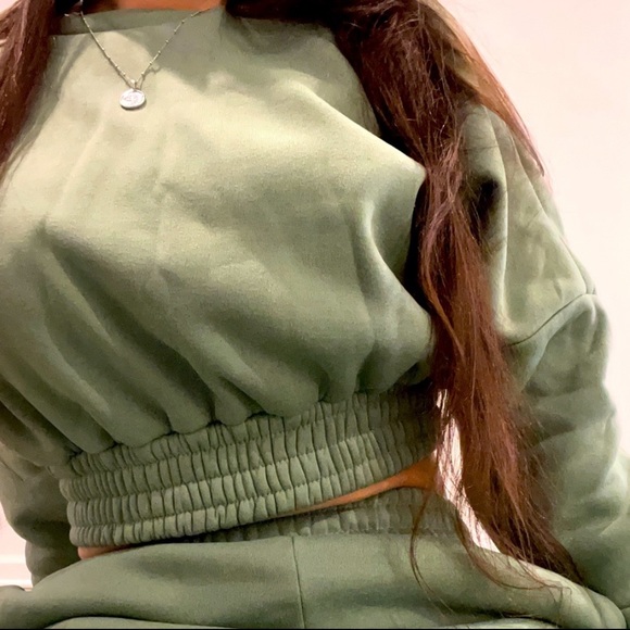 Sage Green 2-Piece Sweat Set 🦋 SHEIN Drop Shoulder Crop Pullover & Sweatpants - Picture 5 of 10